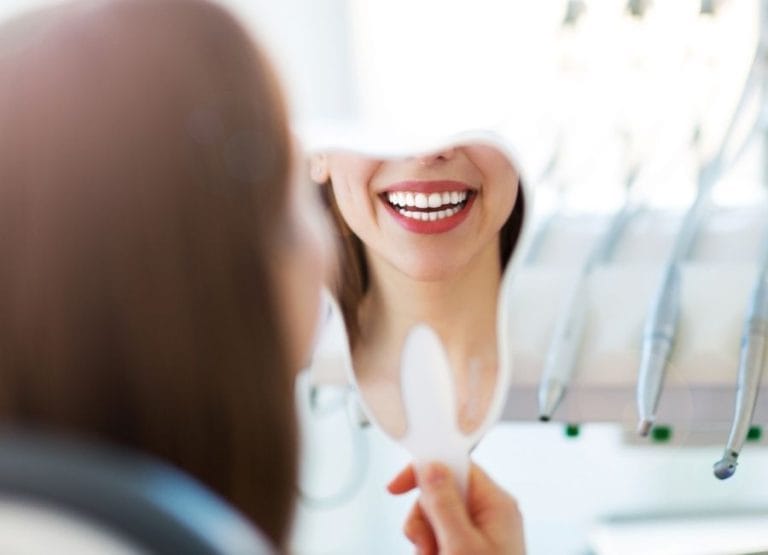 Deans Dental ile Sağlıklı ve Özgüvenli Bir Gülümseme