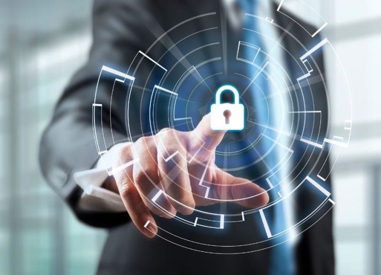 Dijital Güvenliğin Temel Taşı: Ağ Yapılarında Dönüşüm ve Liderlik