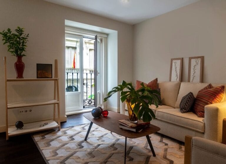 Villa Estetiğinde Tasarım ve Mobilya Dengesi